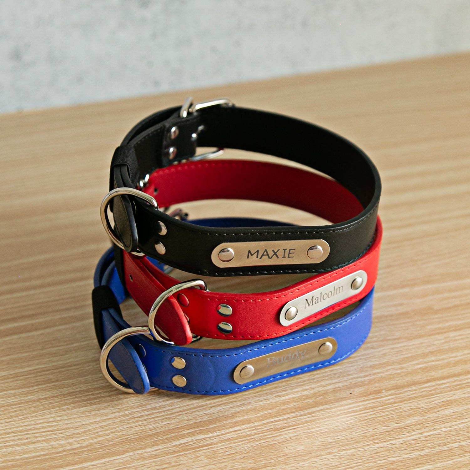 Qualtry dog collar shop