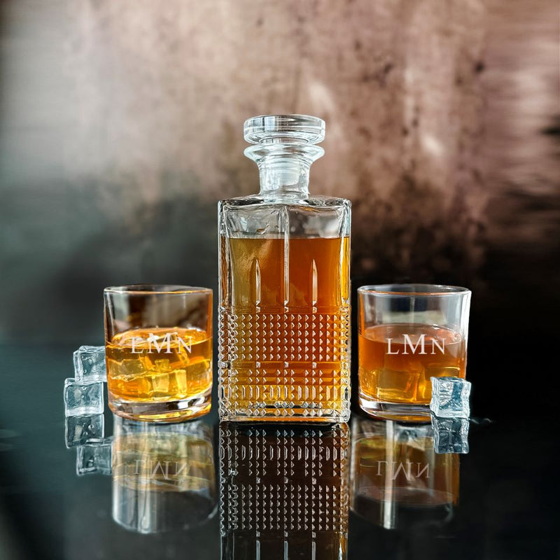 Executive Novecento Decanter Set with 2 Personalized Glasses